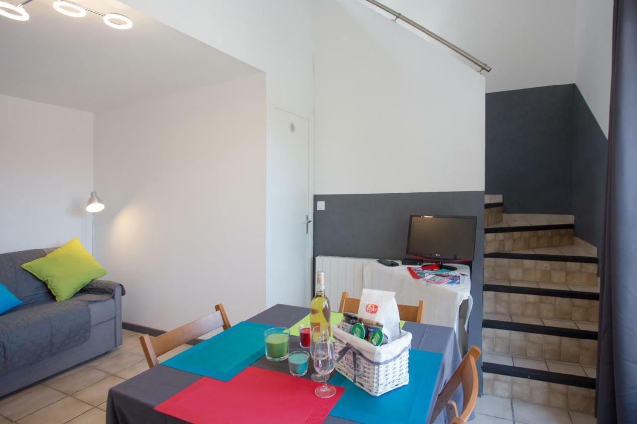 DUPLEX 4 PERSONNES A 200m DE LA MER Hyères Exterior foto